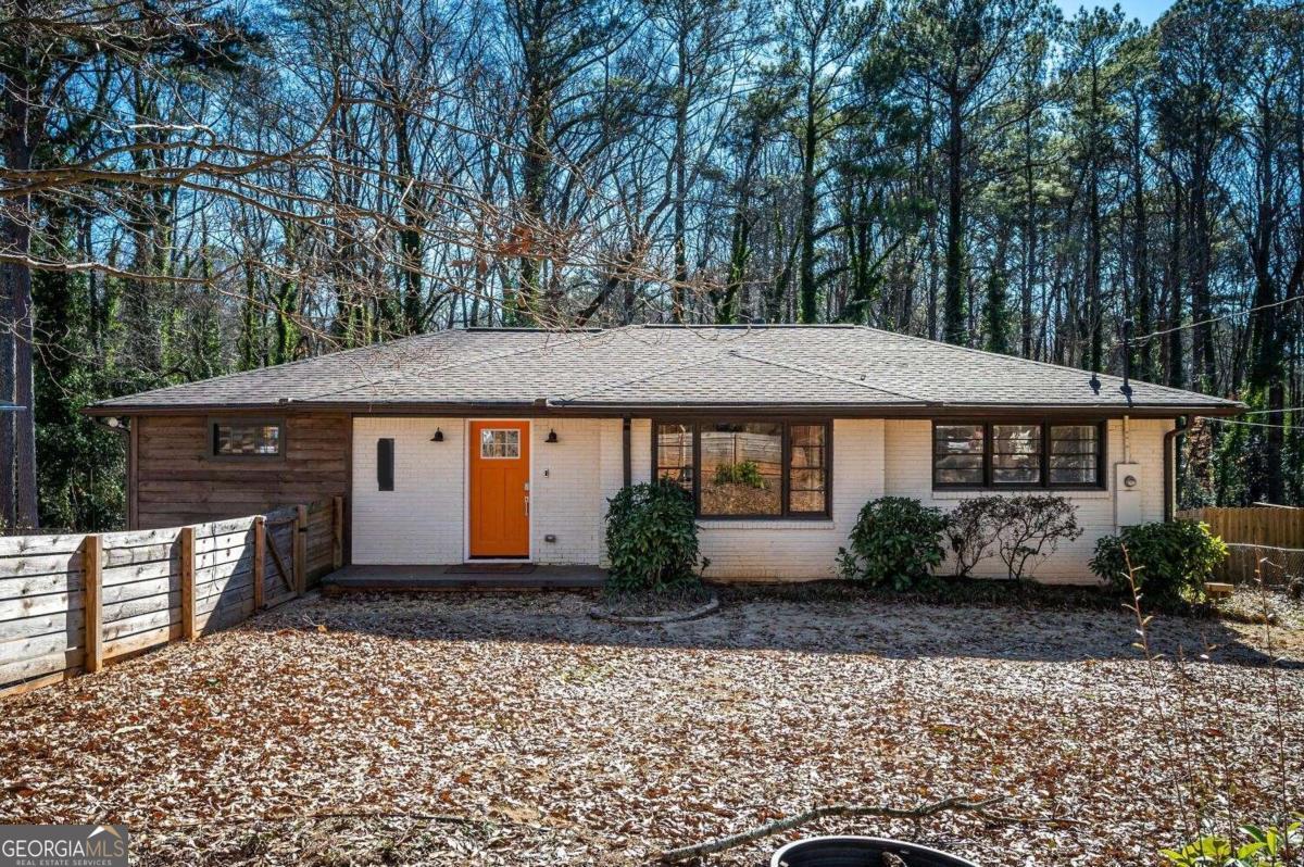 2411 Fair Lane