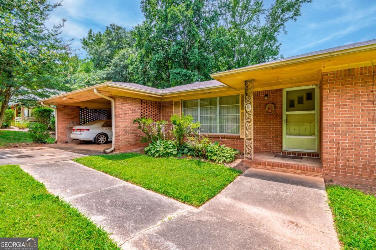 3057 Thrasher Circle Property Photo 1