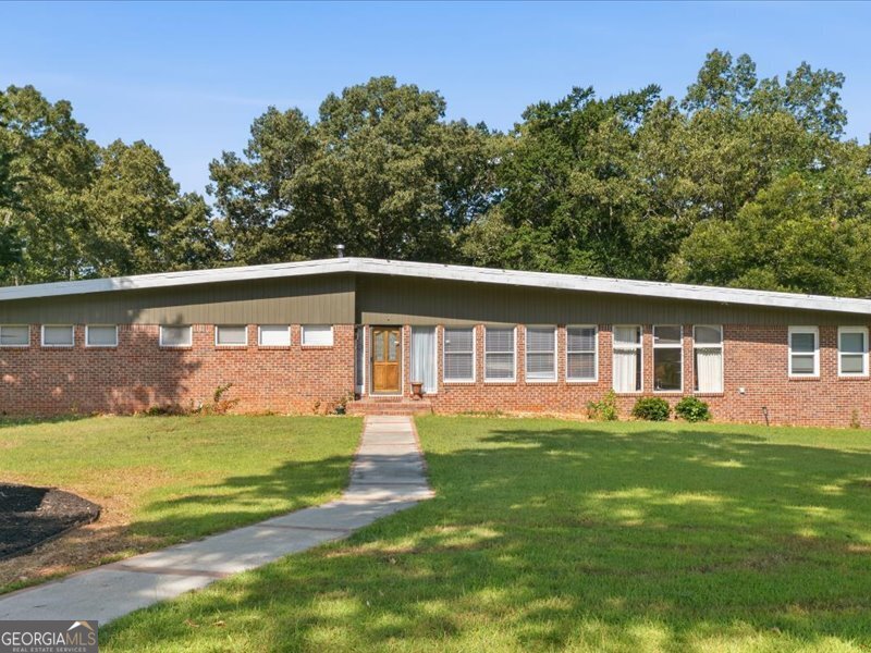 1960 County Road 102 Property Photo 1