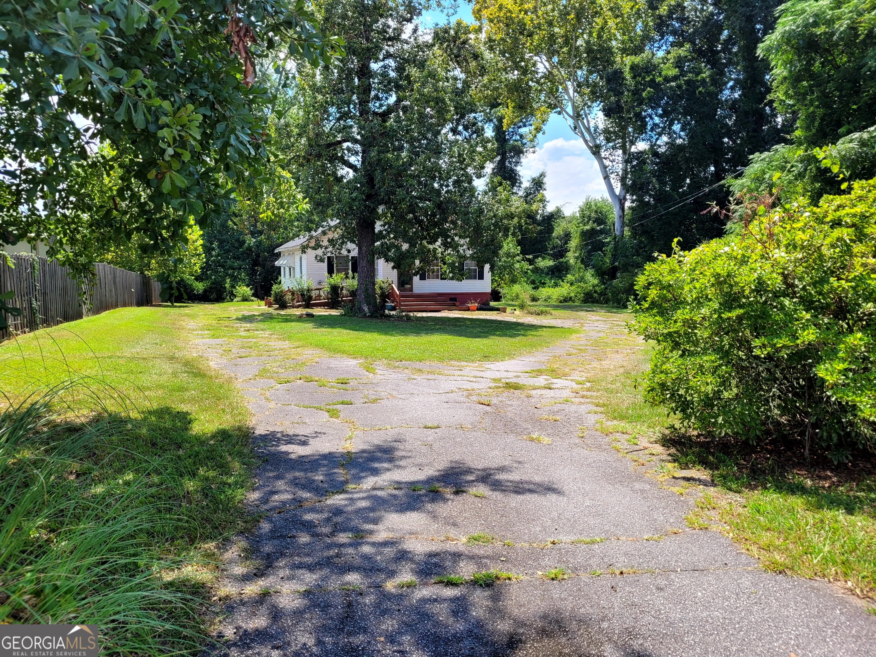 208 Manley Road Property Photo 1