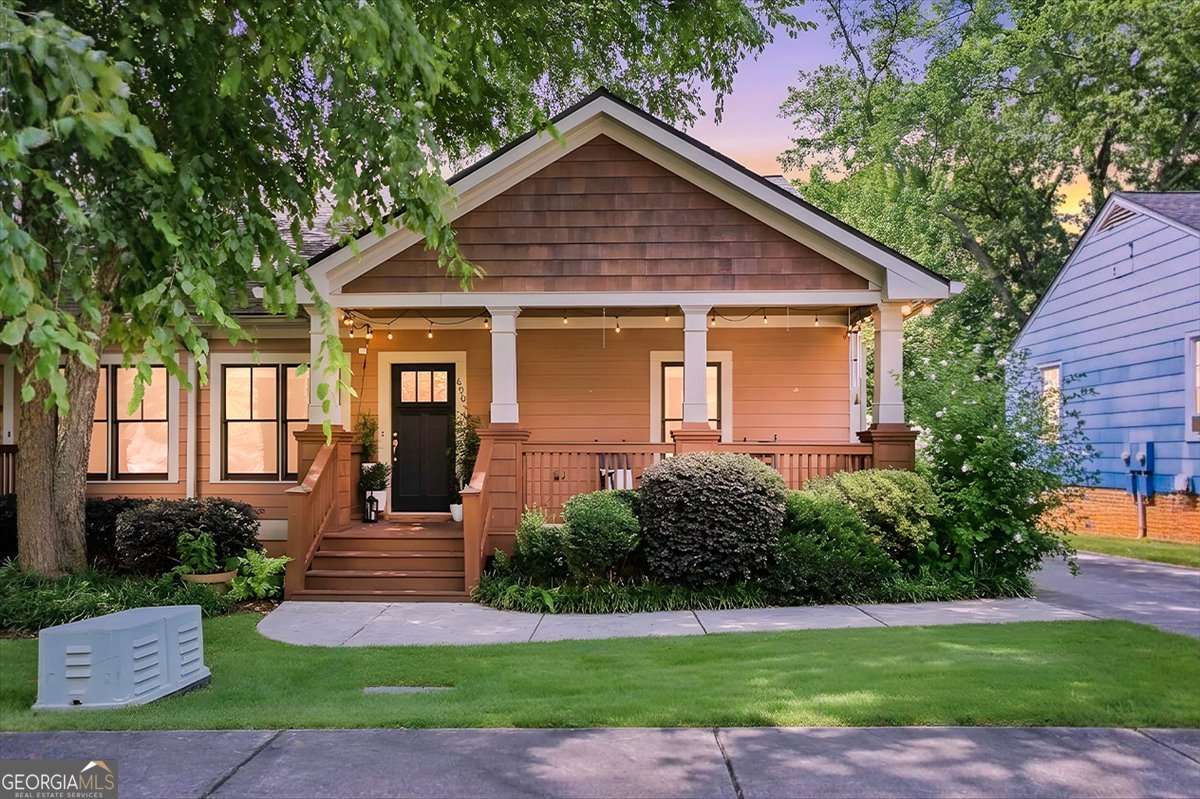 690 Frasier Circle Se Property Photo 1
