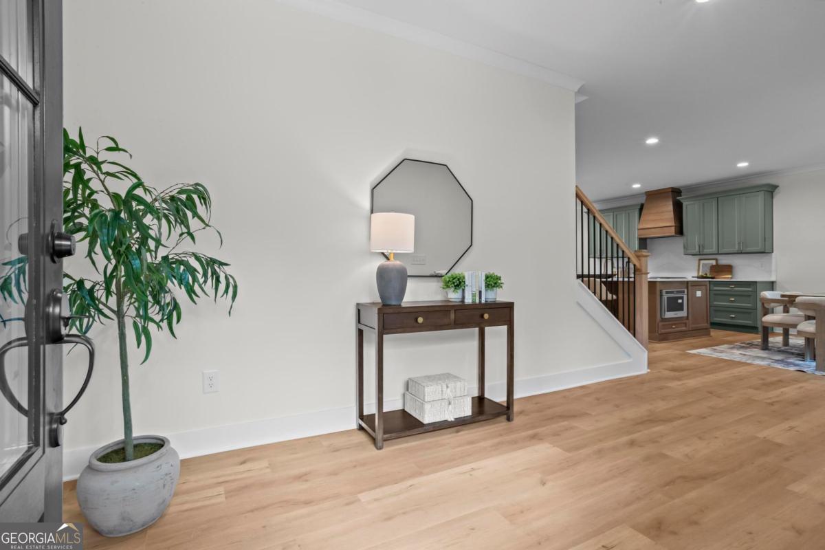 300 Nottingham Drive Property Photo 12