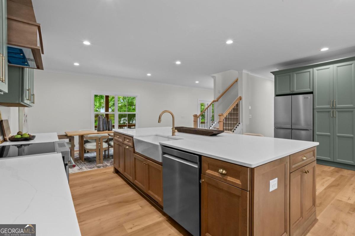 300 Nottingham Drive Property Photo 18