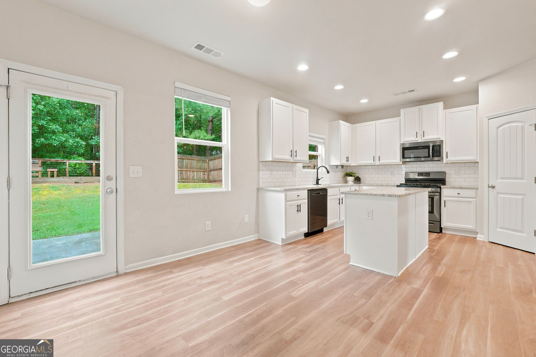 150 Laurelcrest Lane Property Photo 7