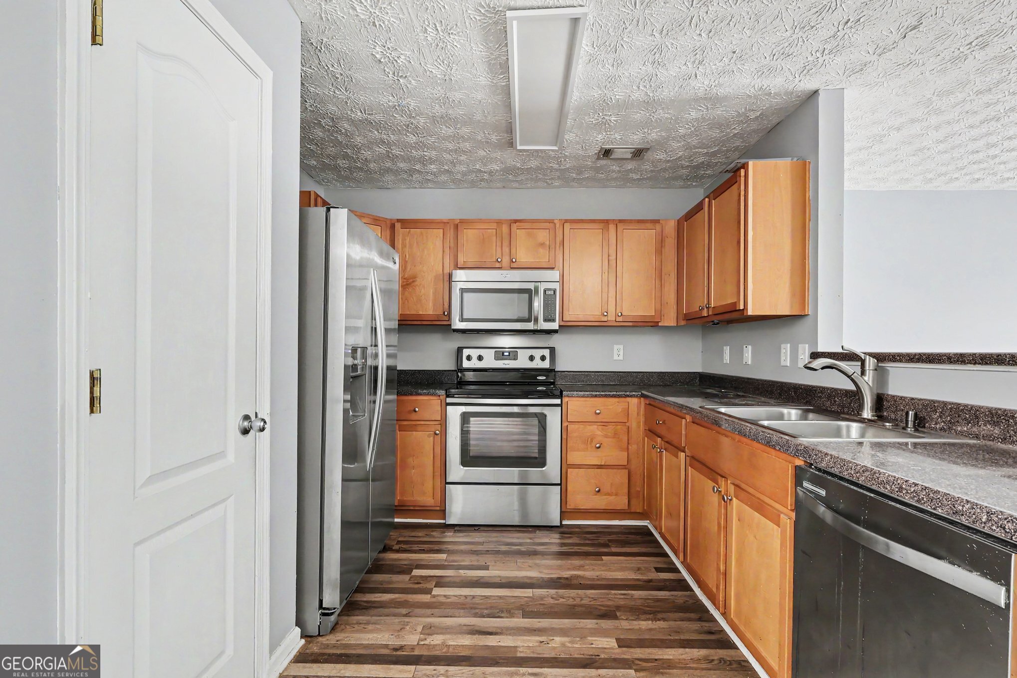 664 Georgetown Court Property Photo 6
