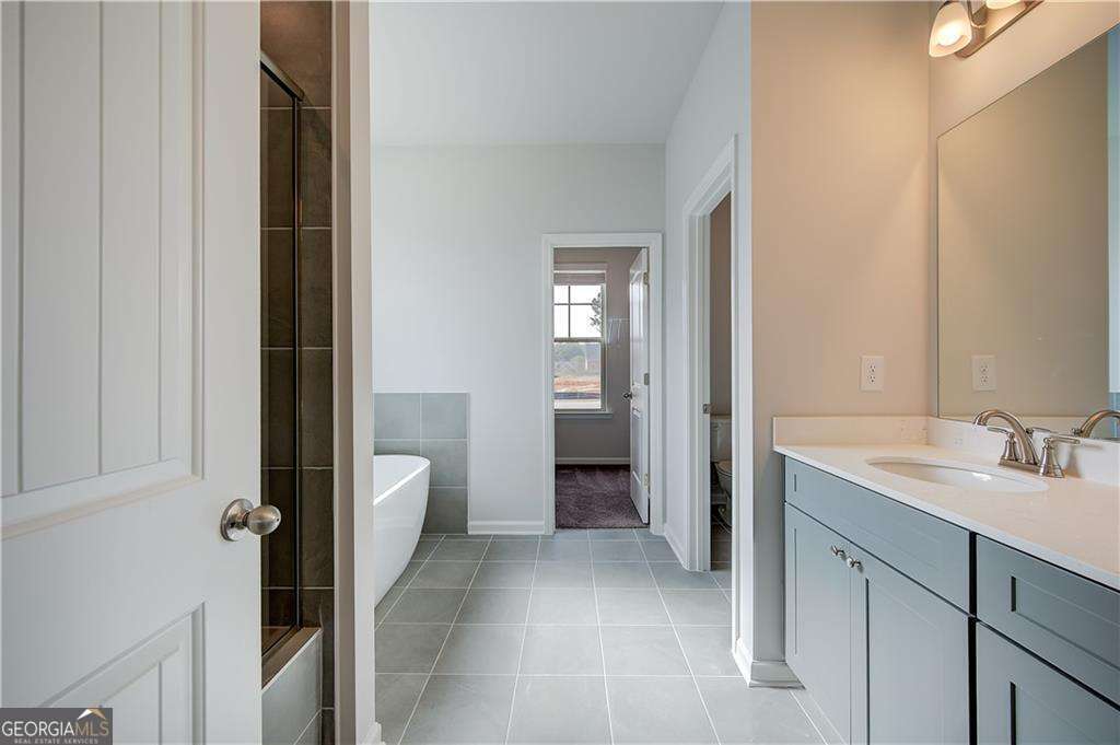 748 Dunlake Way Property Photo 5