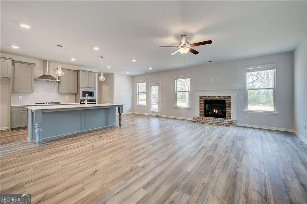 748 Dunlake Way Property Photo 10