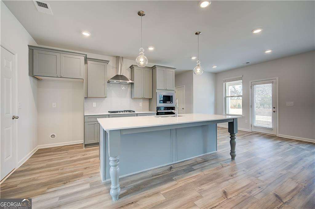 748 Dunlake Way Property Photo 11