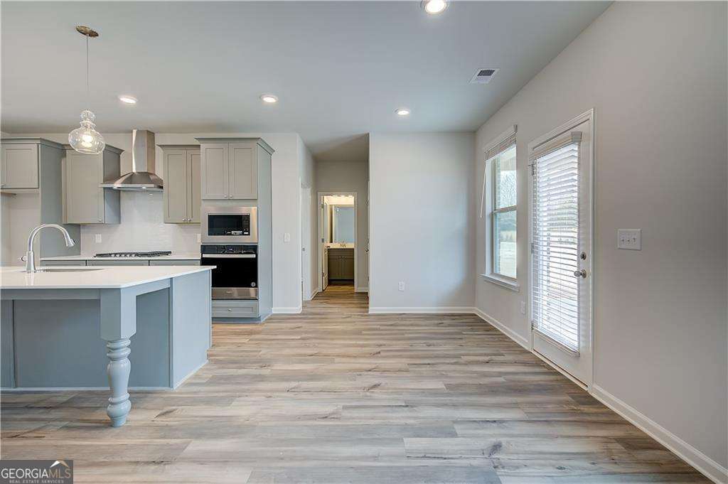 748 Dunlake Way Property Photo 14
