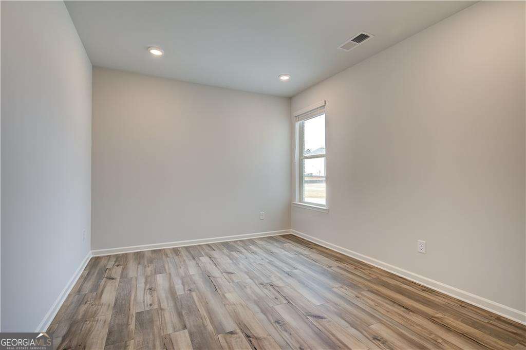 748 Dunlake Way Property Photo 16