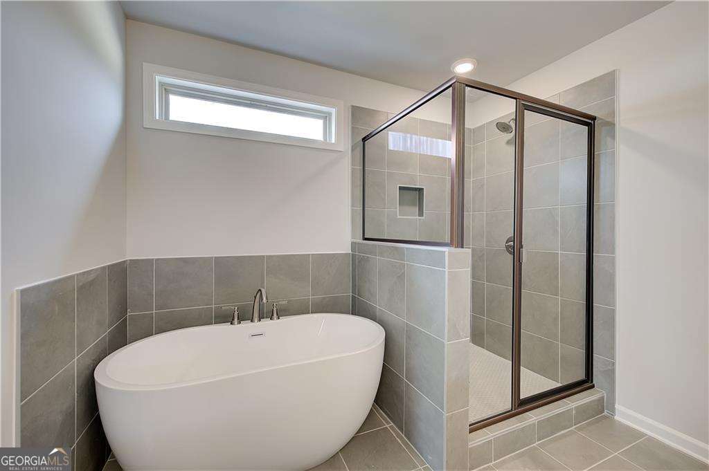 748 Dunlake Way Property Photo 32