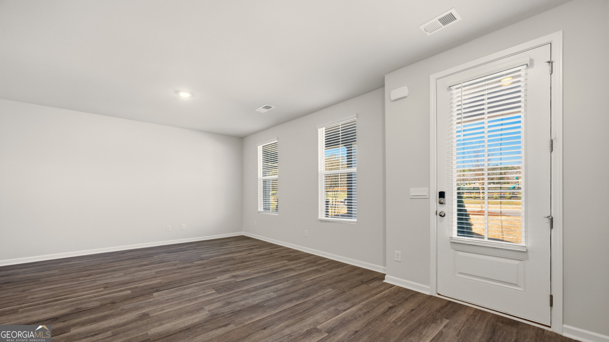 455 Tate Street Property Photo 9