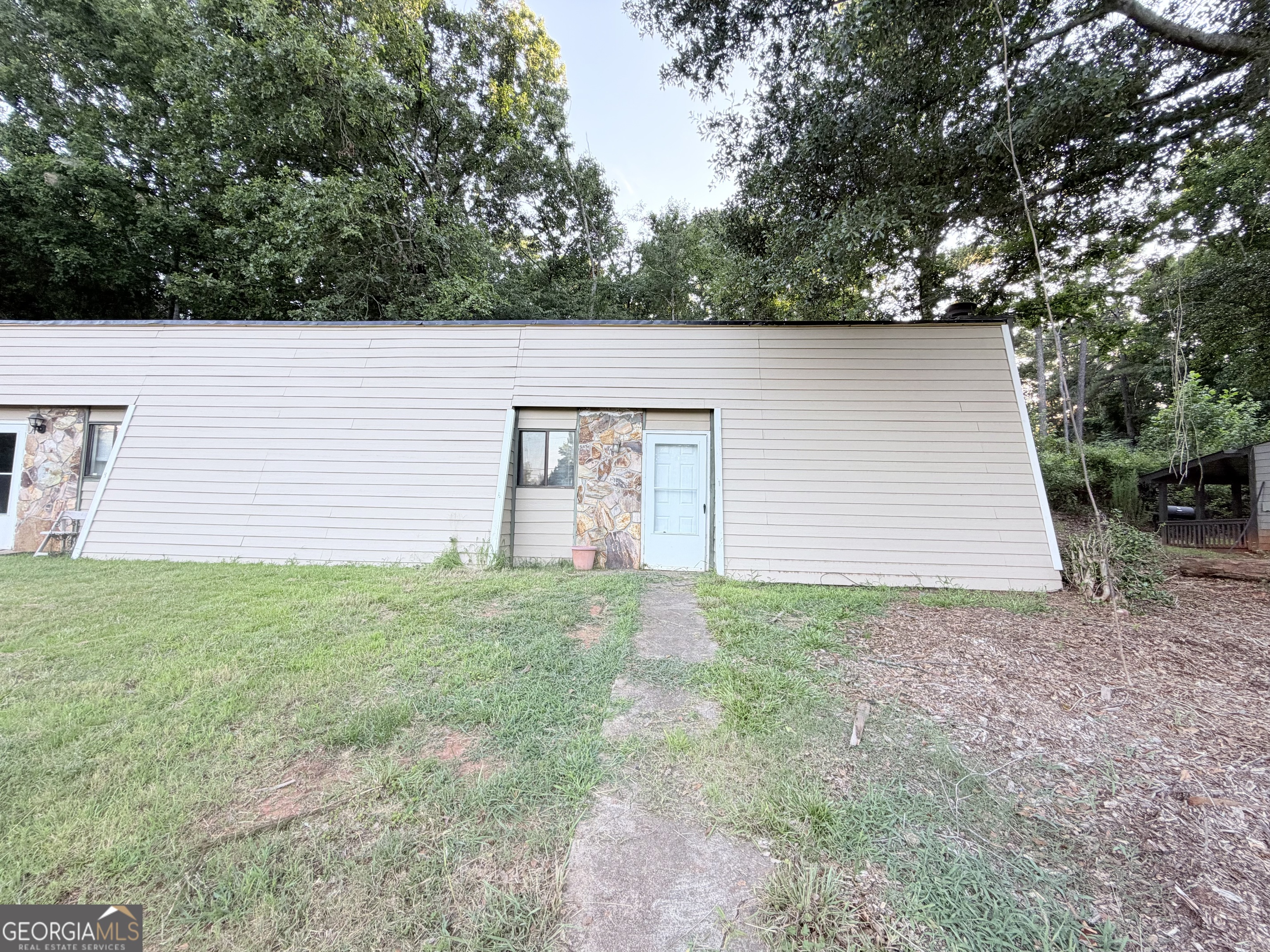 460 Rustwood Drive Property Photo 1