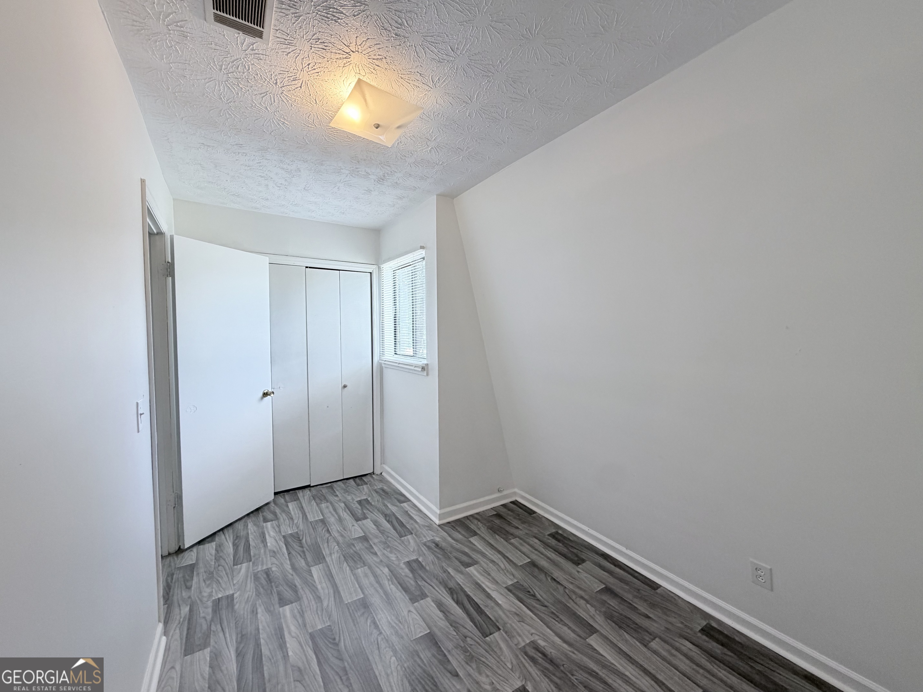 460 Rustwood Drive Property Photo 8