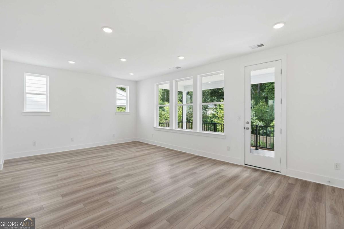 736 Auguste Avenue Property Photo 9