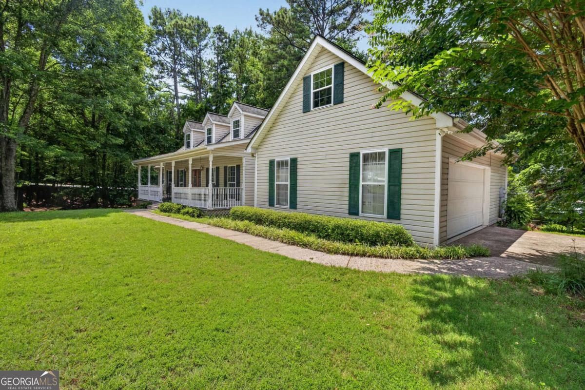 4460 Suwanee Dam Road Property Photo 8