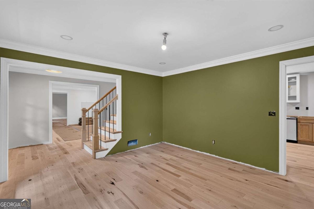 4460 Suwanee Dam Road Property Photo 12