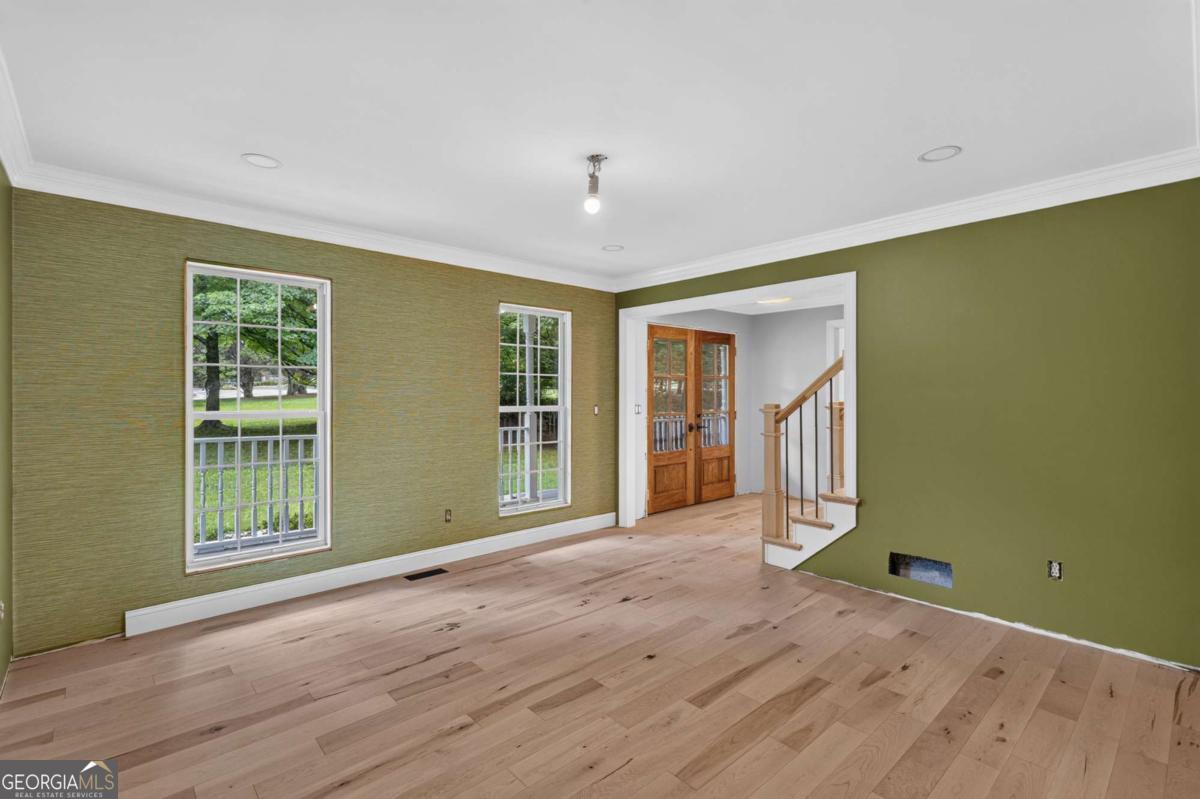 4460 Suwanee Dam Road Property Photo 13