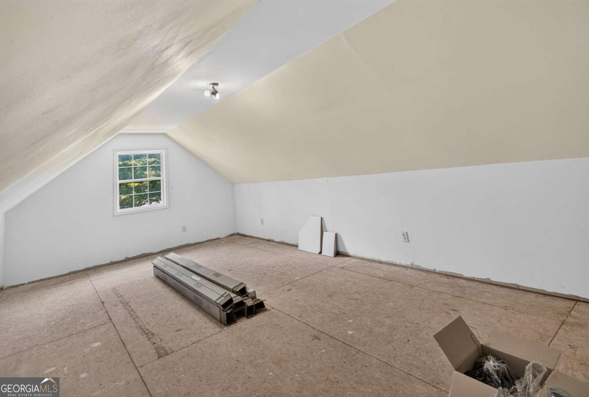 4460 Suwanee Dam Road Property Photo 18