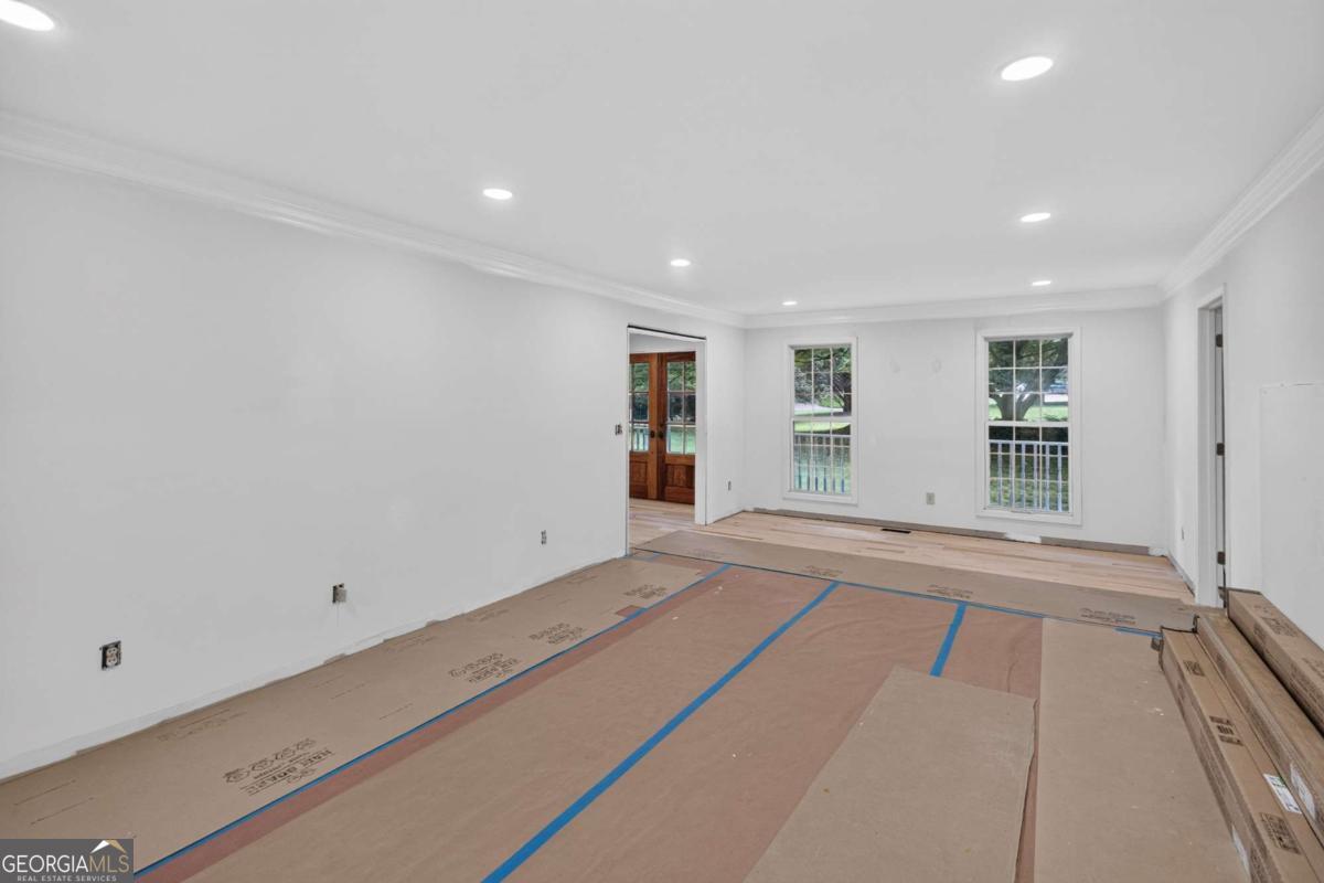 4460 Suwanee Dam Road Property Photo 21