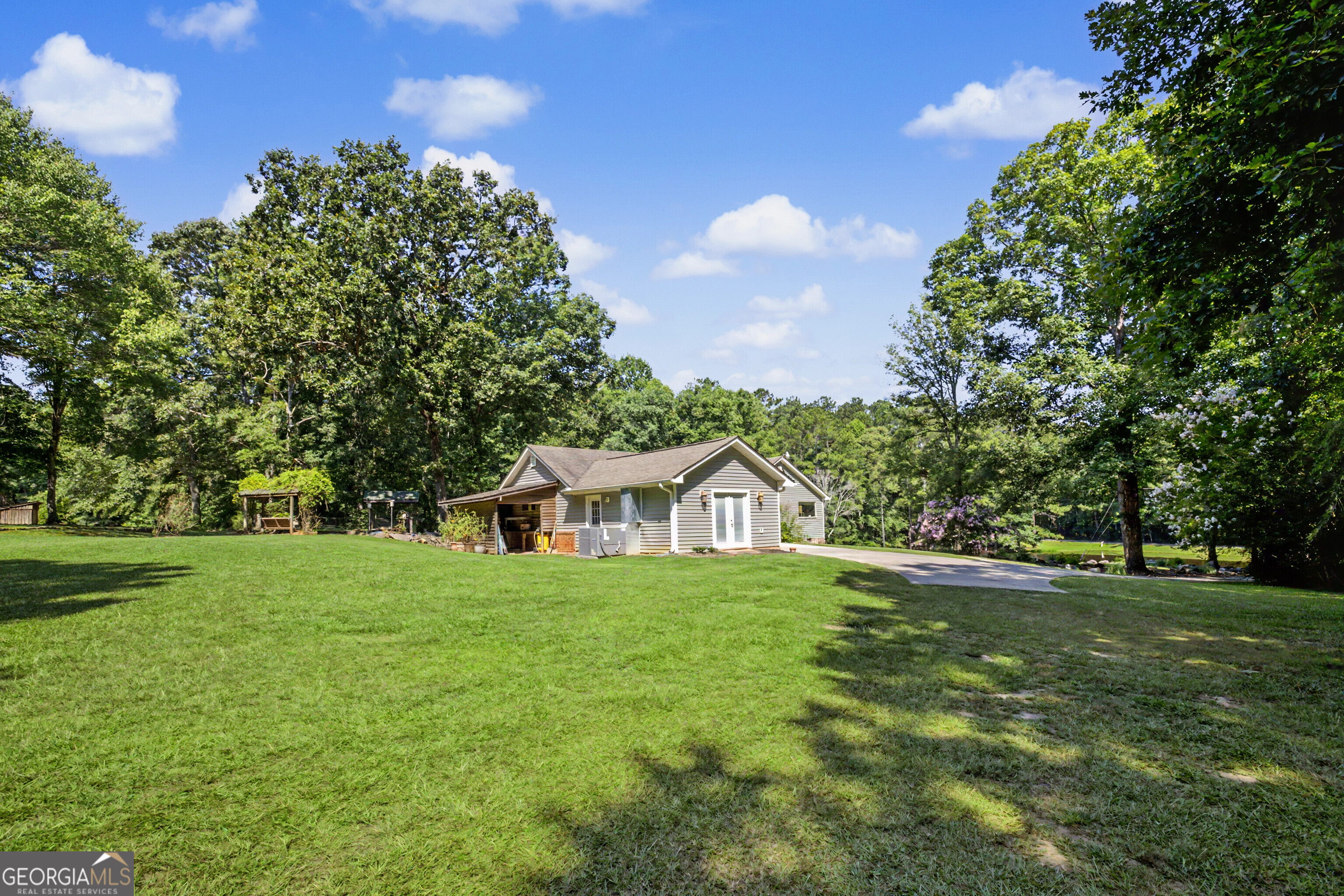 121 Peacock Road Property Photo 4