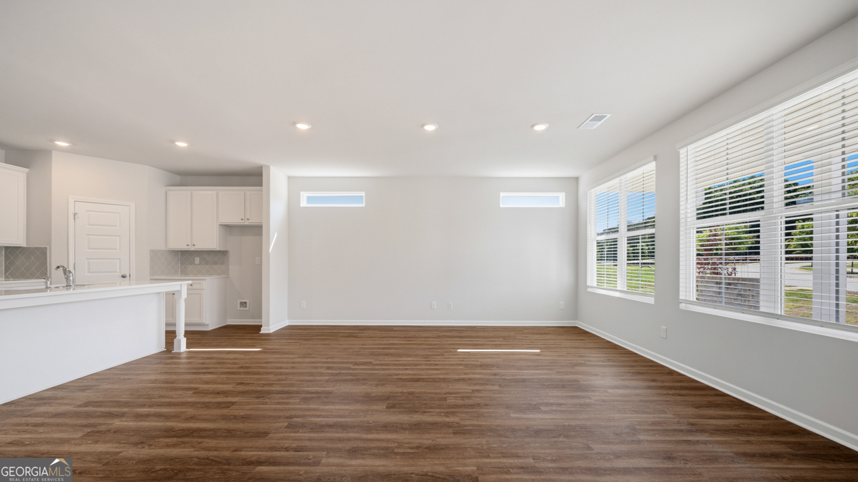 449 Tate Street Property Photo 10