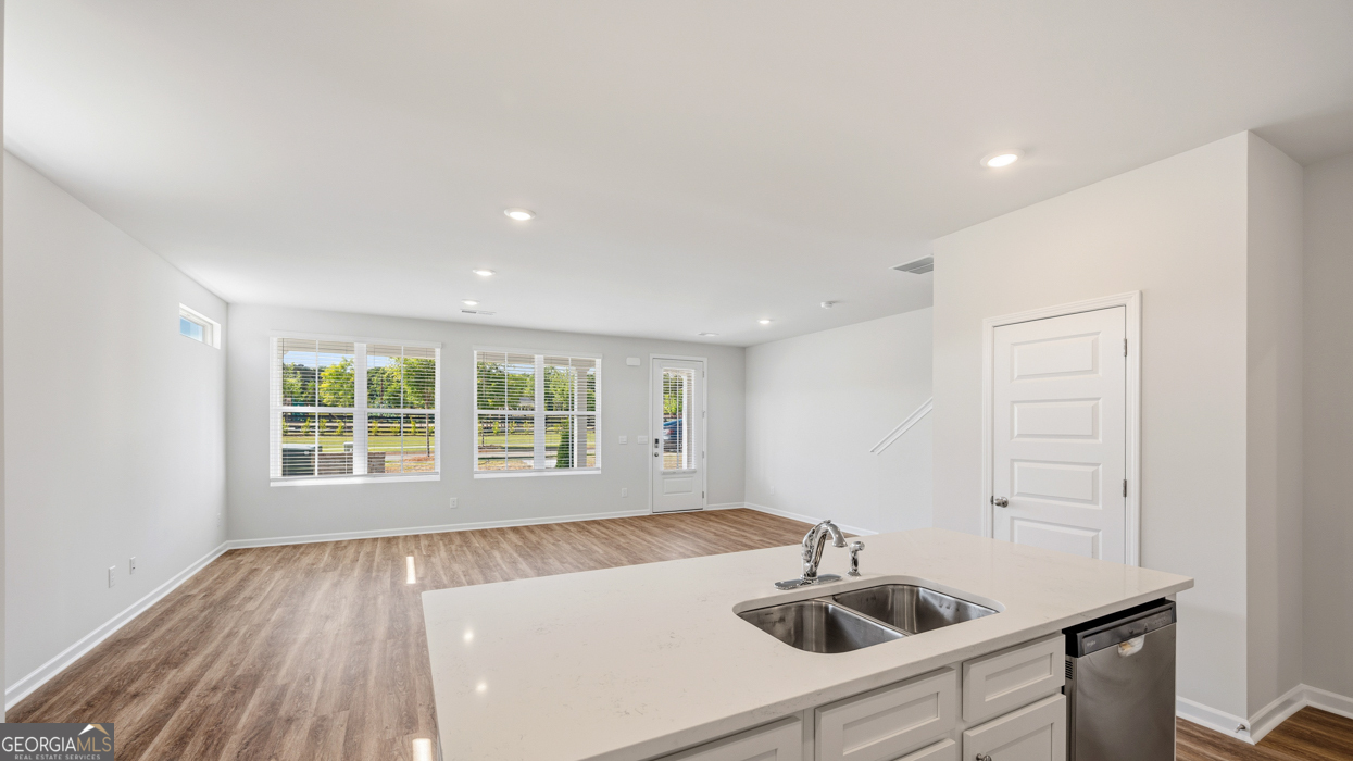 449 Tate Street Property Photo 14