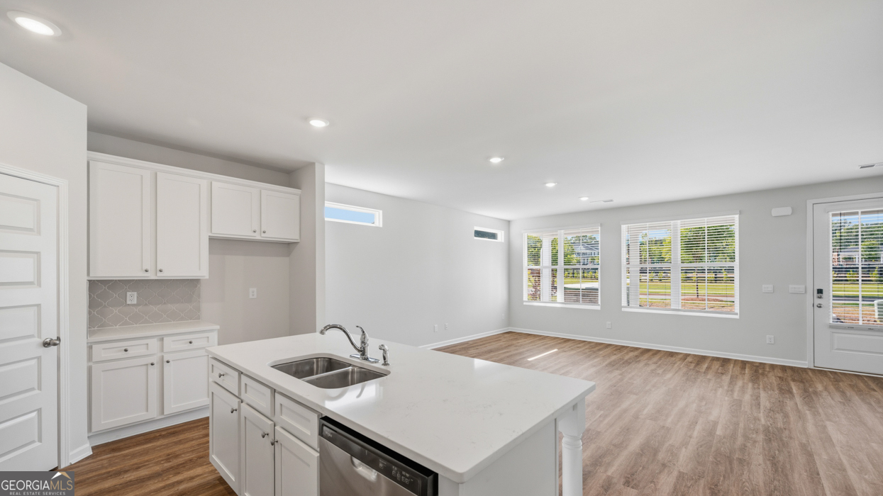 449 Tate Street Property Photo 15