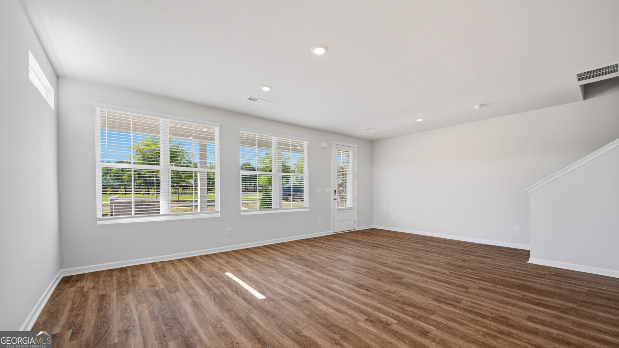 449 Tate Street Property Photo 17