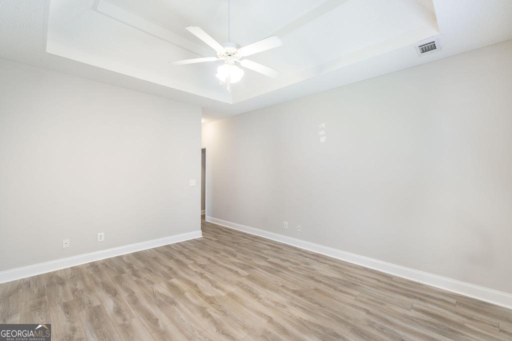 219 Knights Bridge Property Photo 19