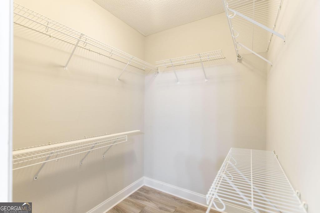219 Knights Bridge Property Photo 23