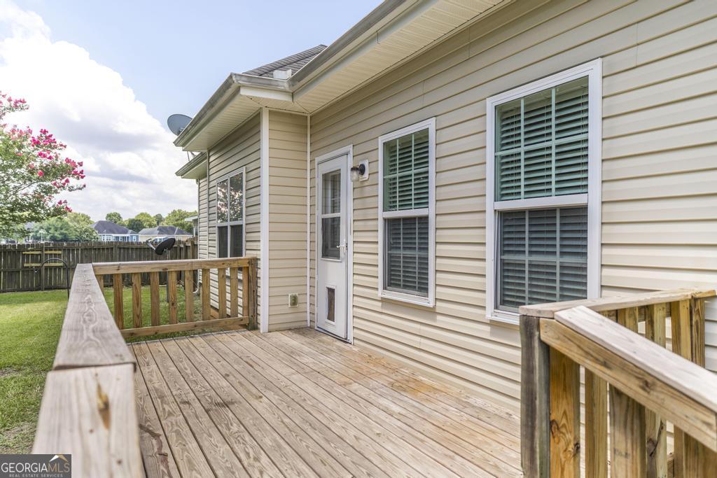 219 Knights Bridge Property Photo 29