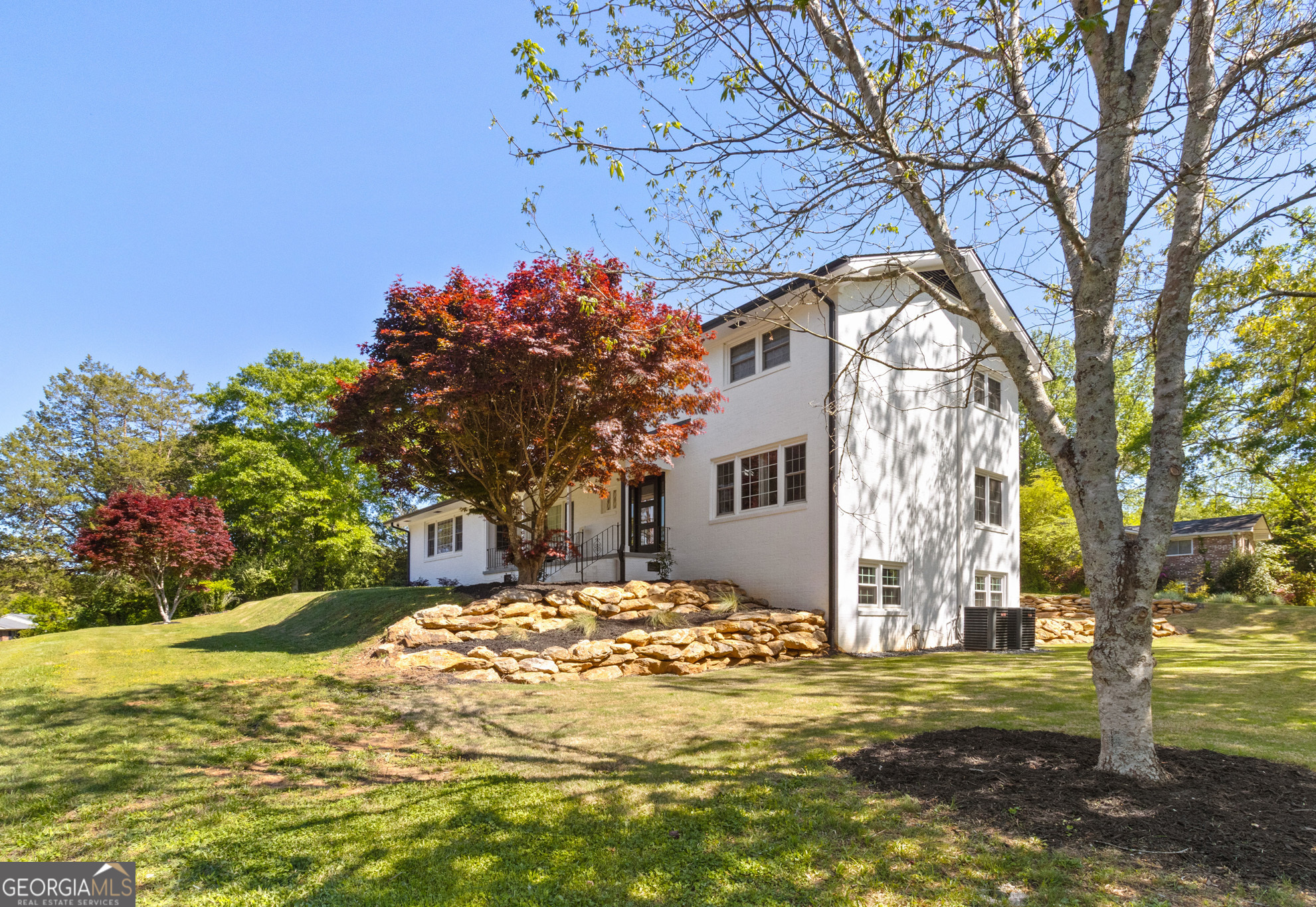 400 Somerset Drive Property Photo 4