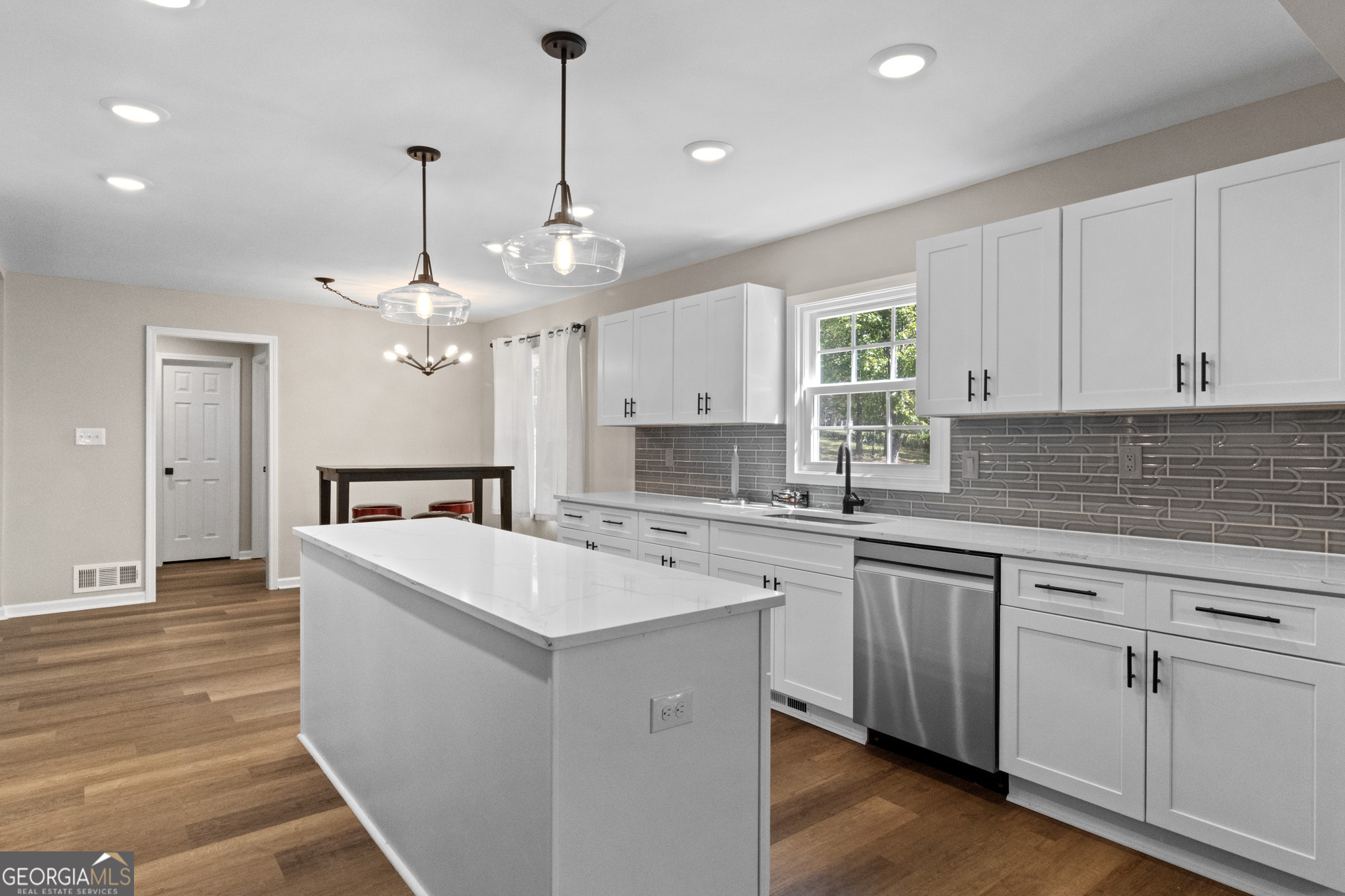 400 Somerset Drive Property Photo 15