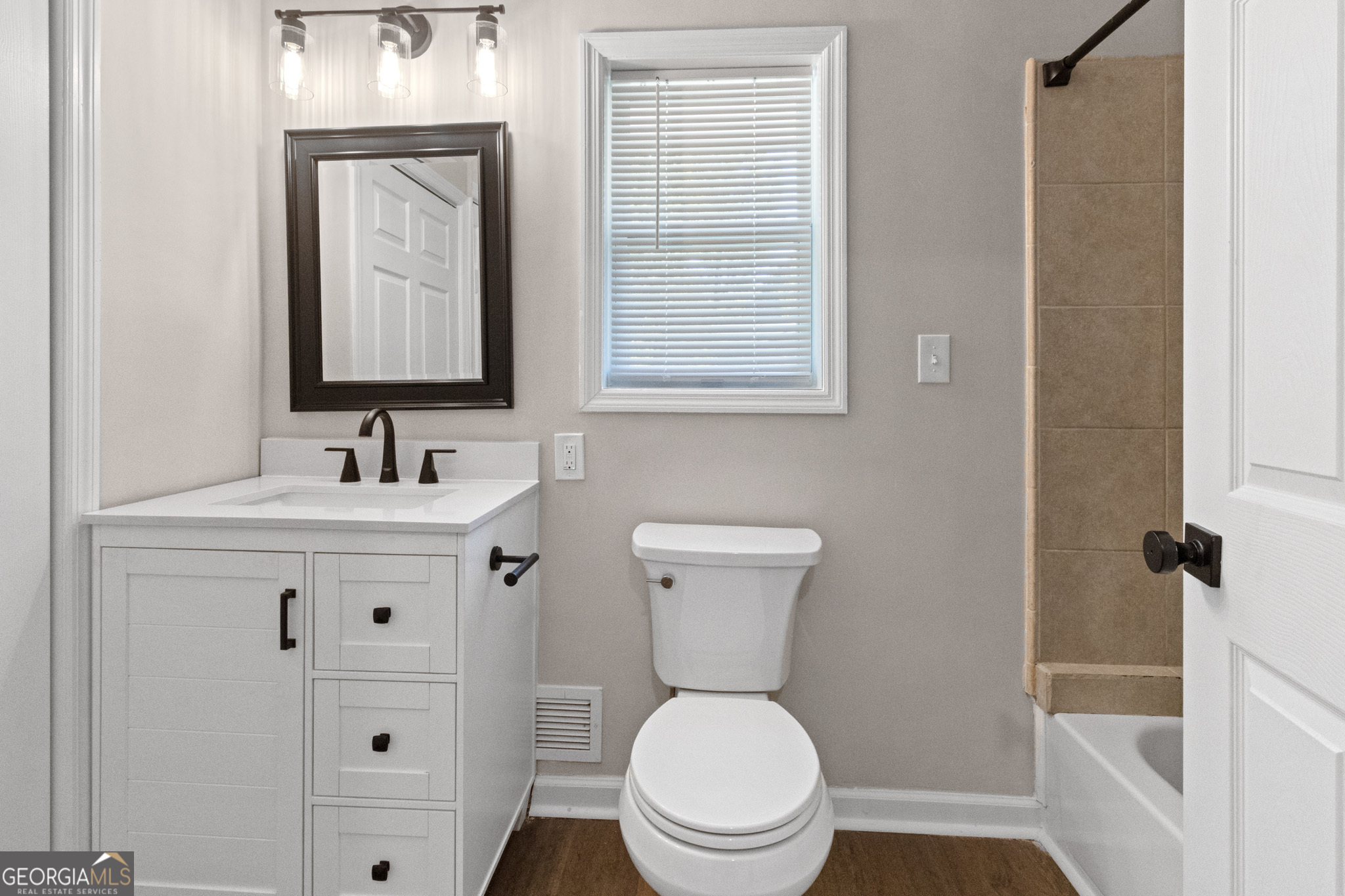 400 Somerset Drive Property Photo 17