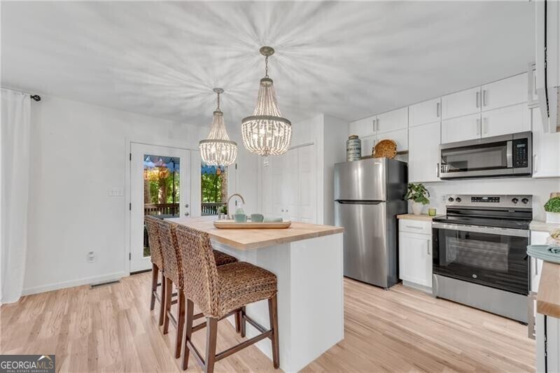 140 Julia Ann Circle Property Photo 4