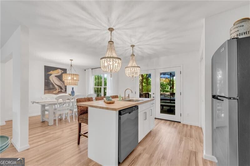 140 Julia Ann Circle Property Photo 6