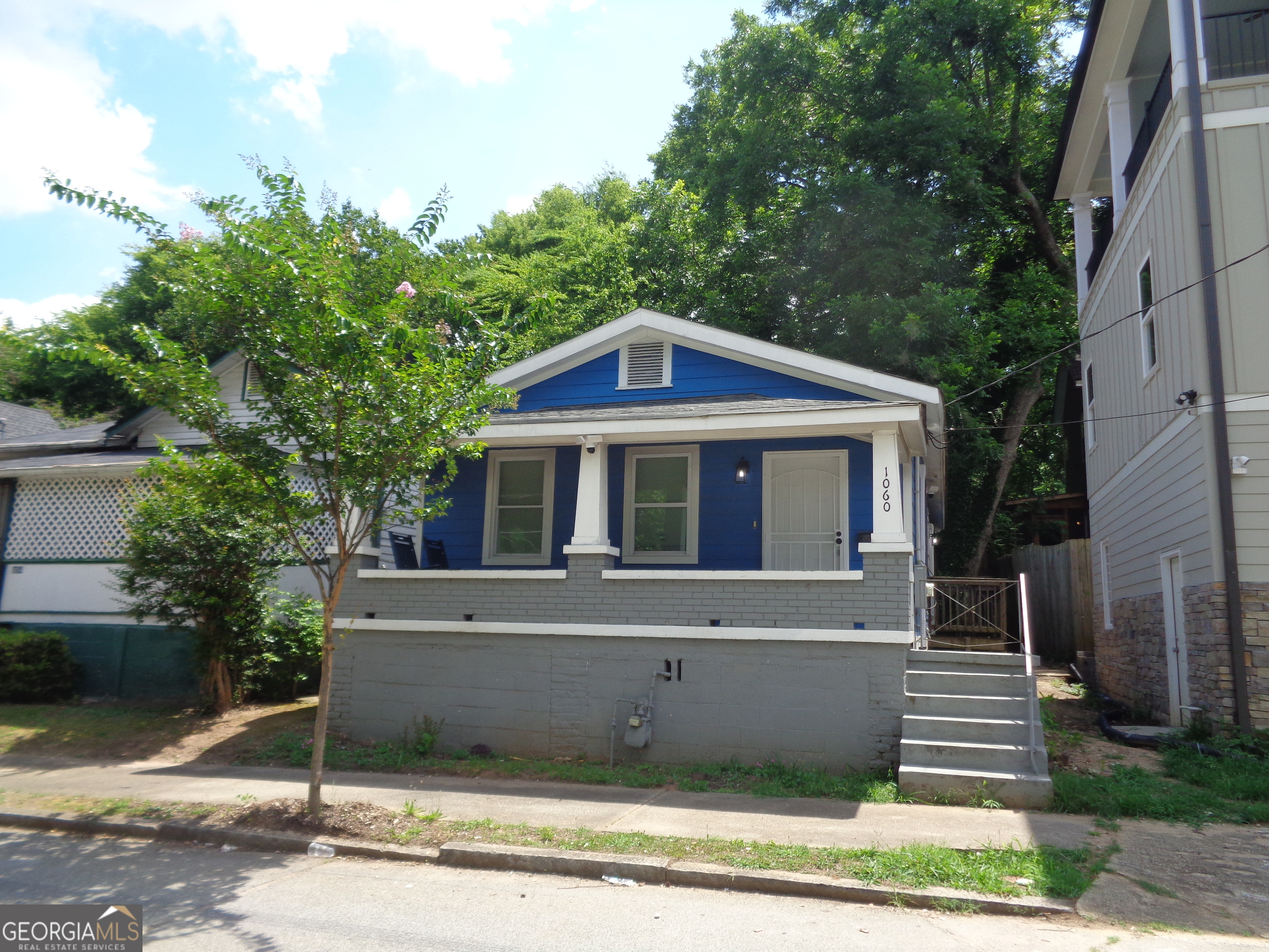 1060 Garibaldi Street Sw Property Photo 2