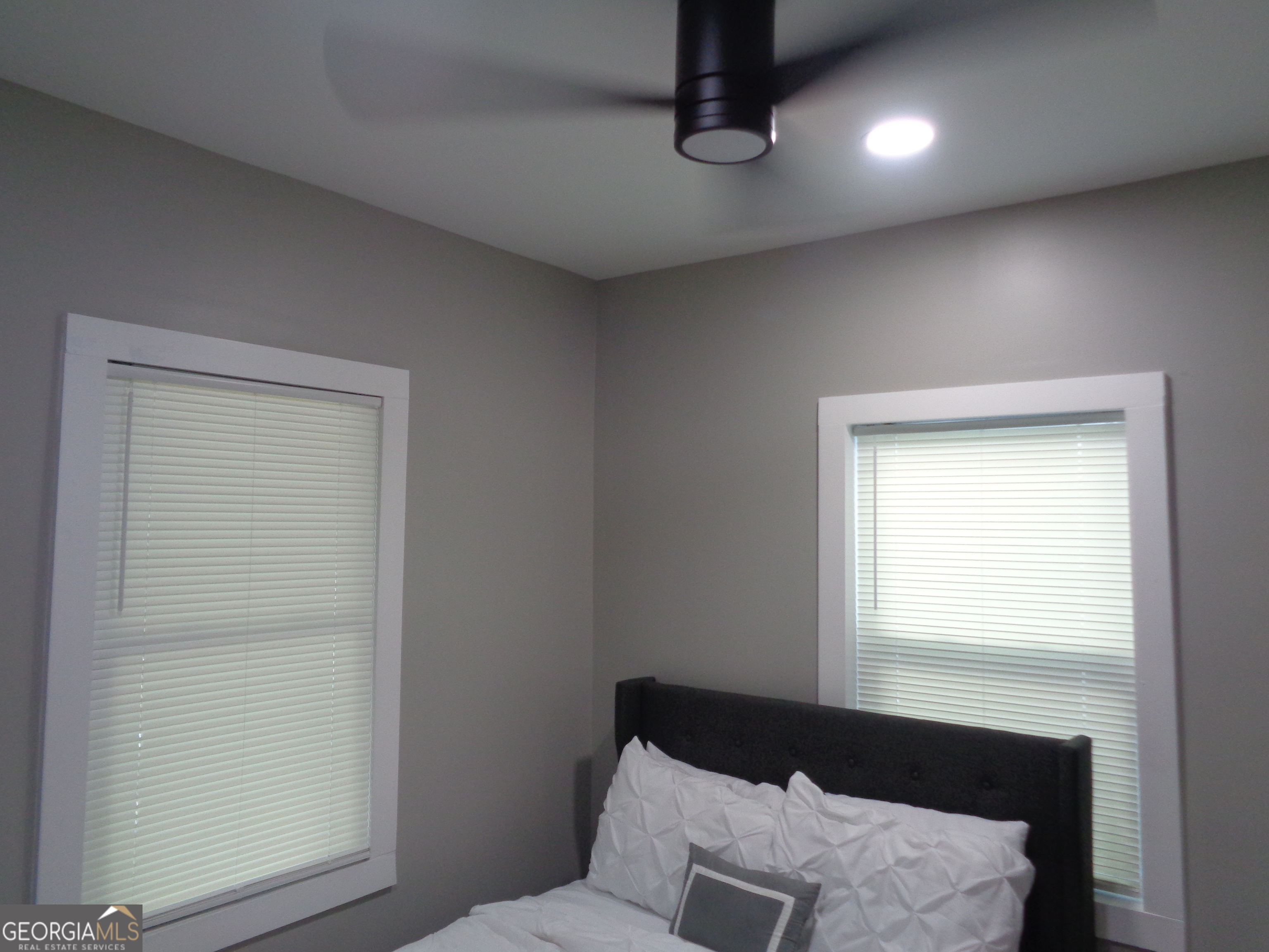 1060 Garibaldi Street Sw Property Photo 6