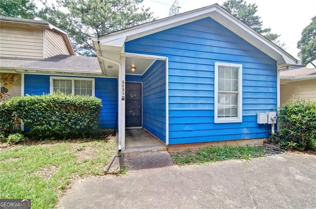 5653 Waterford Court Property Photo 1