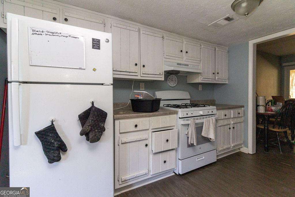 8697 Ashley Way Property Photo 2