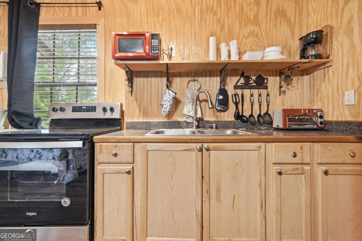 946 Laurel Circle Property Photo 34