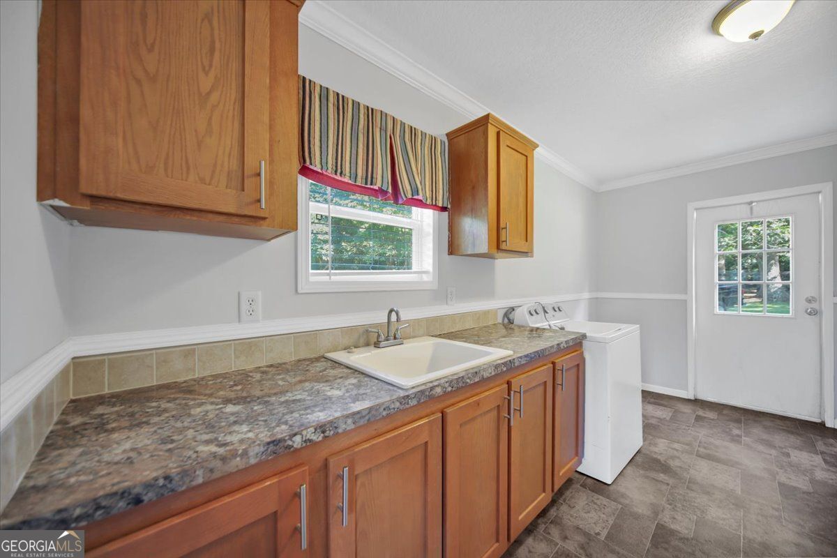 3410 Holbrook Road Property Photo 15