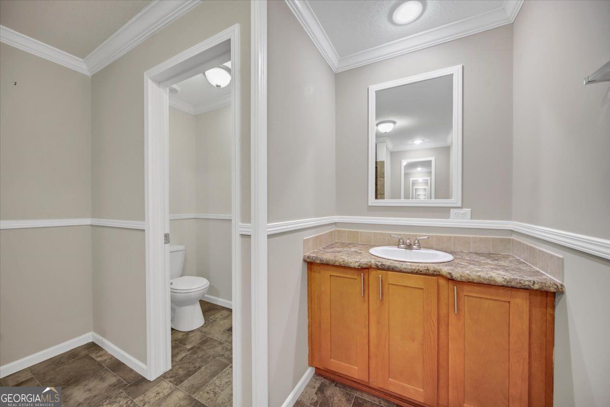 3410 Holbrook Road Property Photo 21