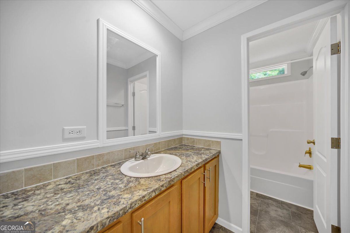 3410 Holbrook Road Property Photo 25