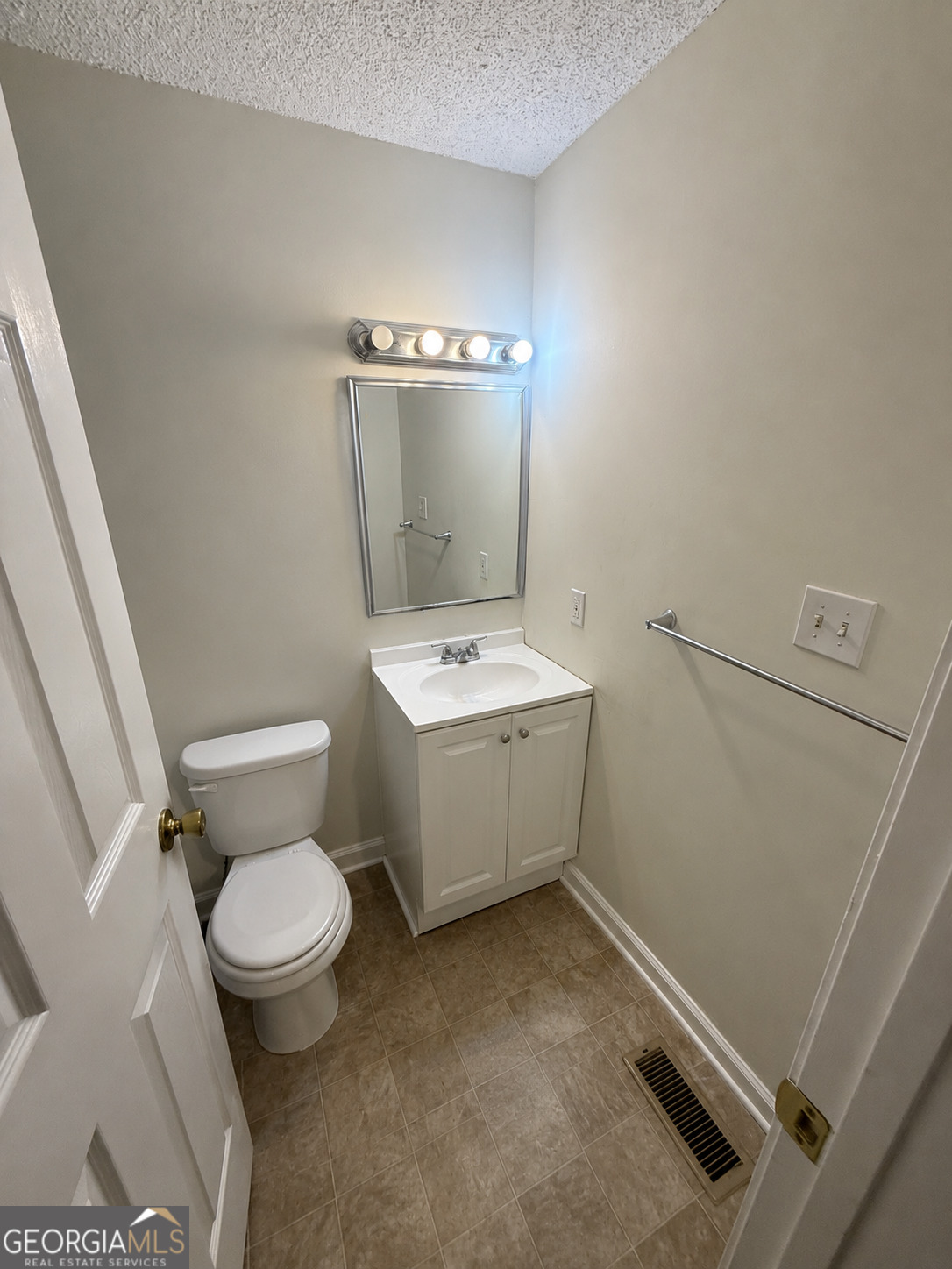 67 Boulevard Ne Property Photo 2