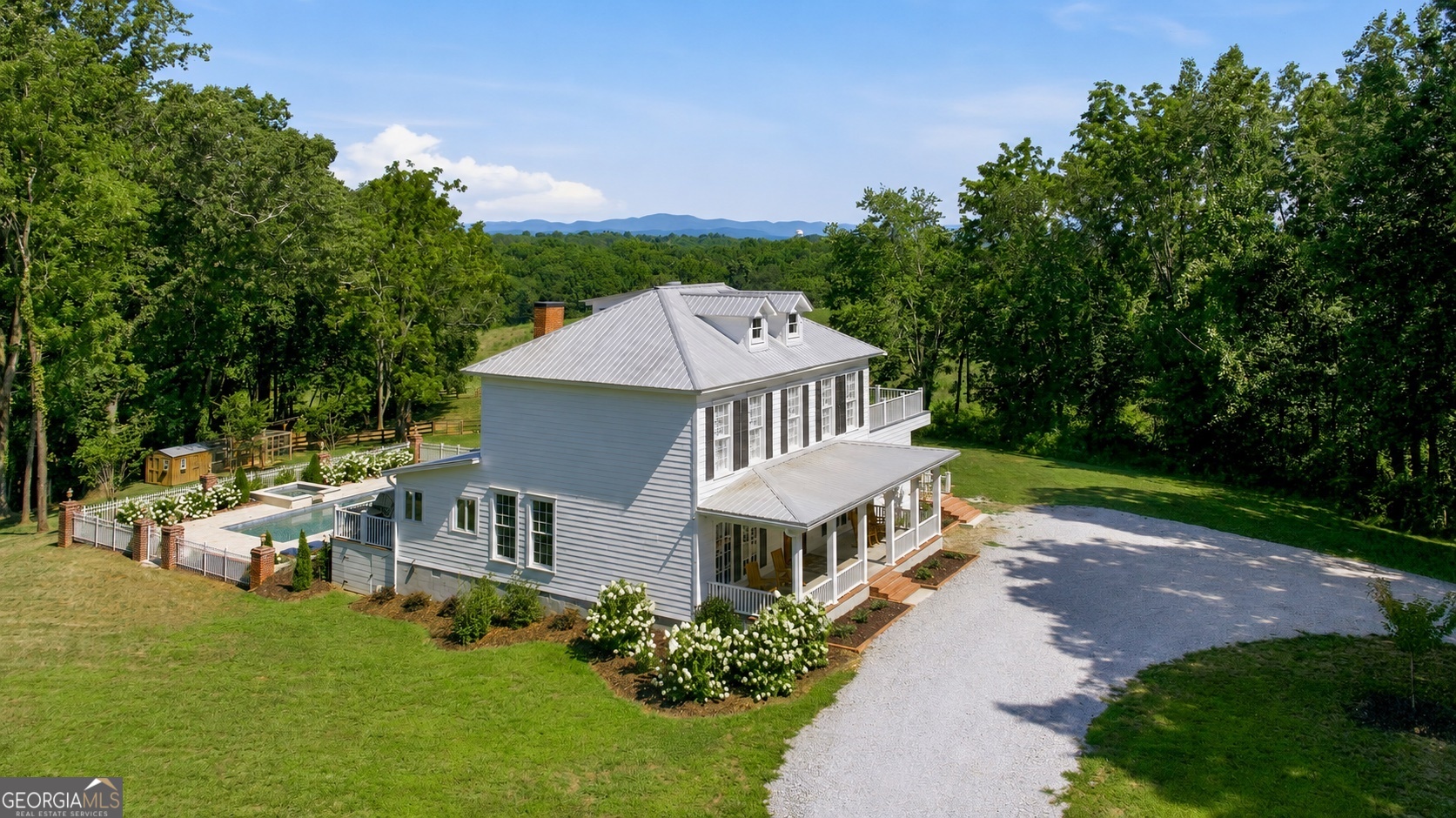 527 N Mize Road Property Photo 3