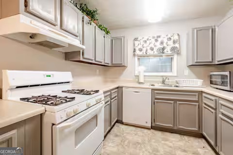 1312 Brockett Place Property Photo 6