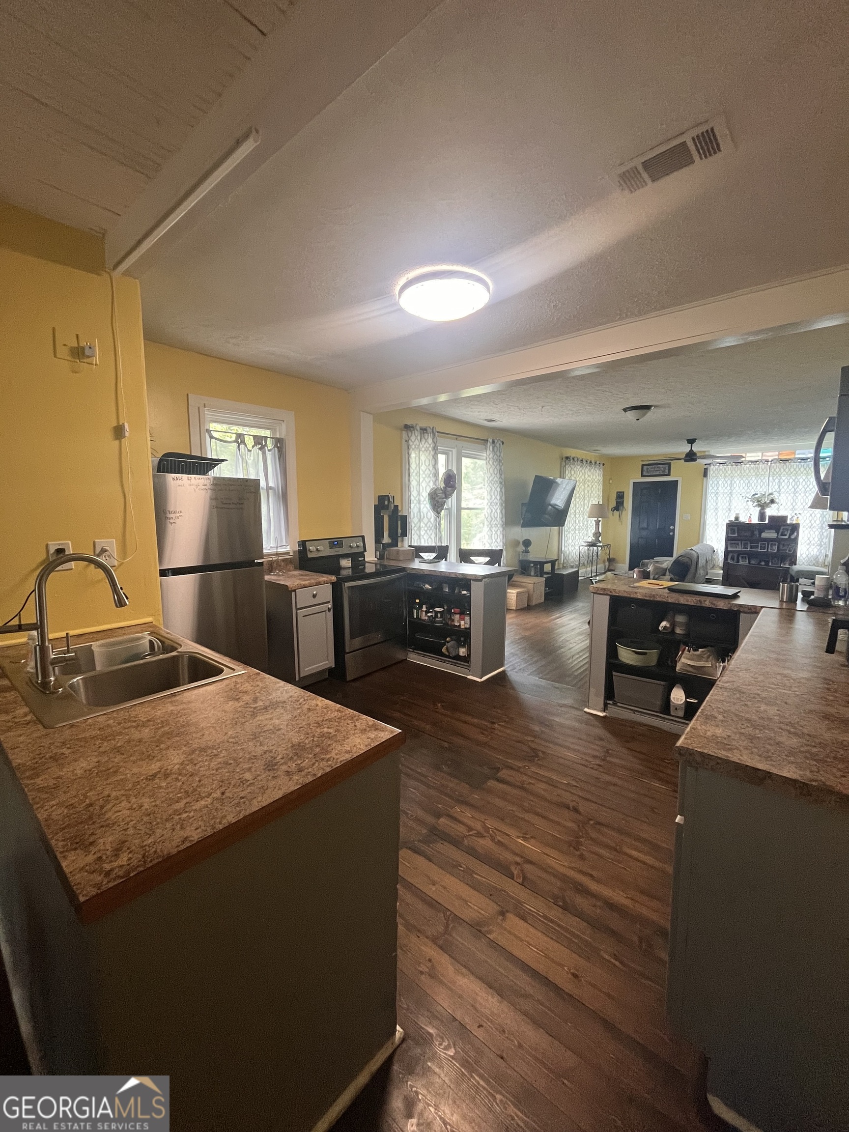 970 North Avenue Property Photo 4