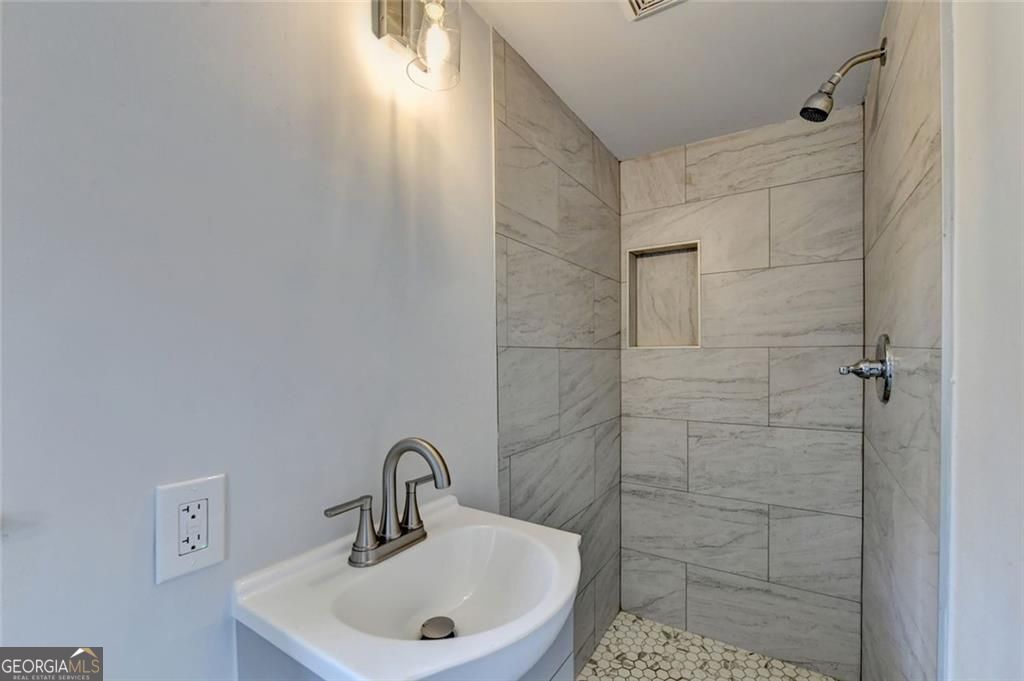 85 Georgia Road Property Photo 35